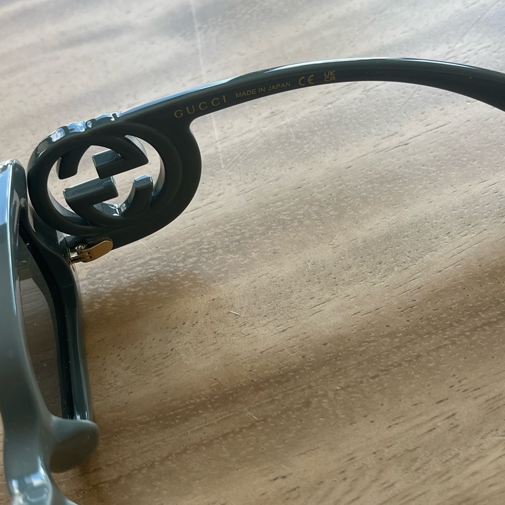 Gucci Rectangular Frame Sunglasses - image 4